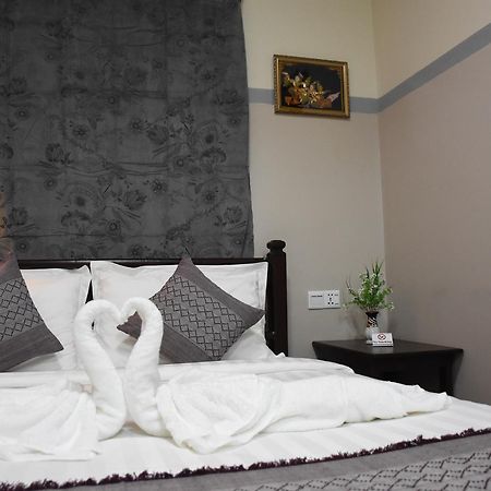 Hotel Nanda Garden Pagan Zewnętrze zdjęcie